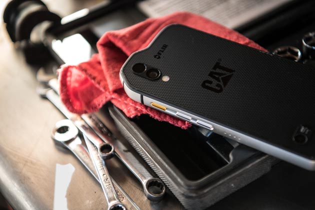 Smartfon CAT S61 - w warsztacie